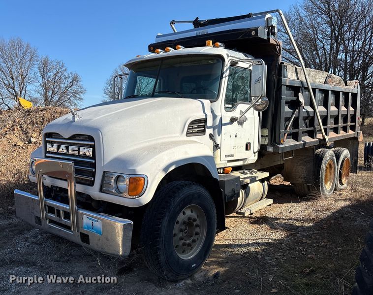 2004 Mack CV713 dump truck - FB3023