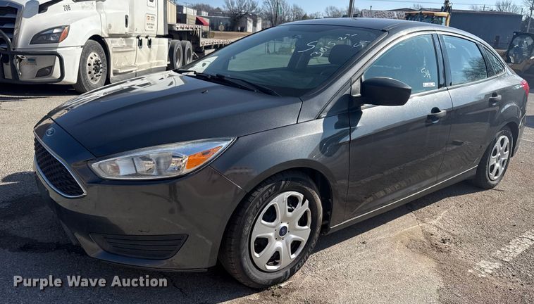 2016 Ford Focus  - FB8597