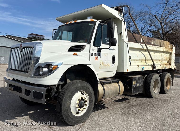 2011 International SF625 dump truck - FB8624