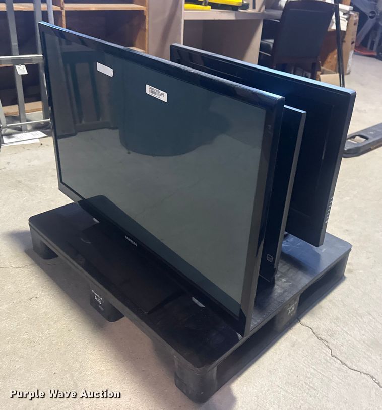 (3) TV's - FB8646
