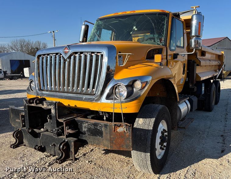 2014 International 7500 dump truck - FC1542