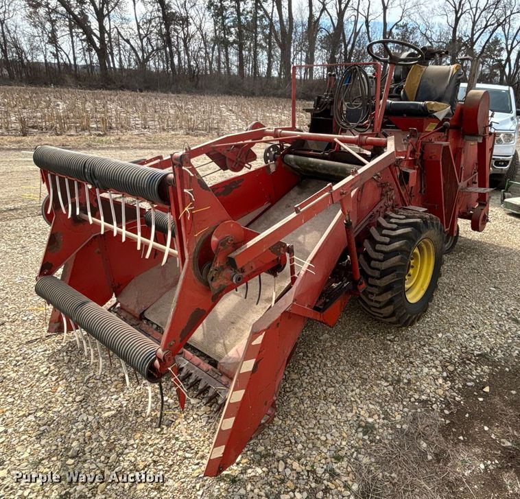 1979 Hege 115B combine - FC1563