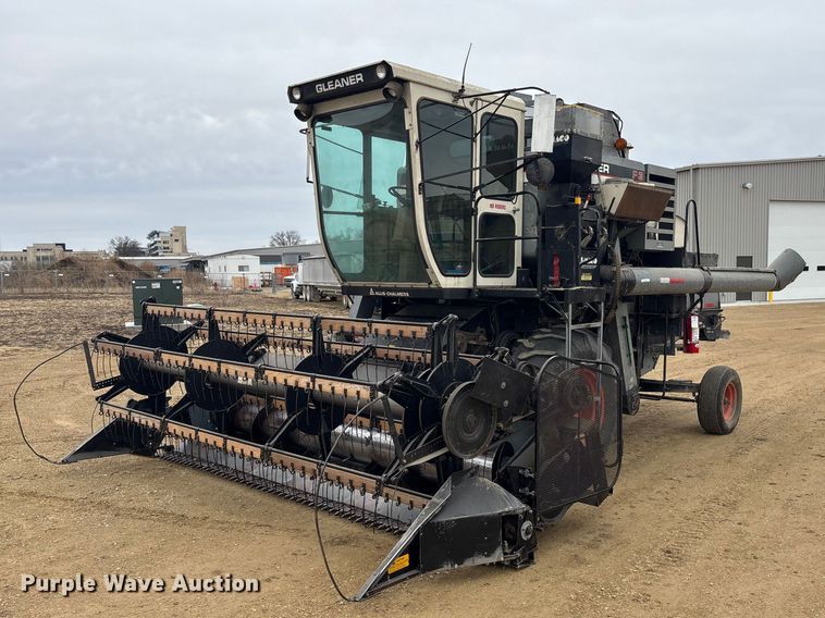 Gleaner F3 combine - FC1575