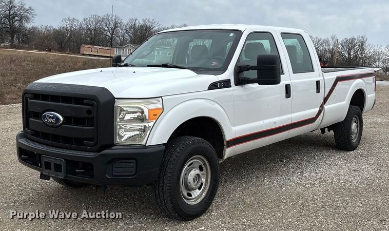 2011 Ford F350 Super Duty Crew Cab pickup truck - FG0077