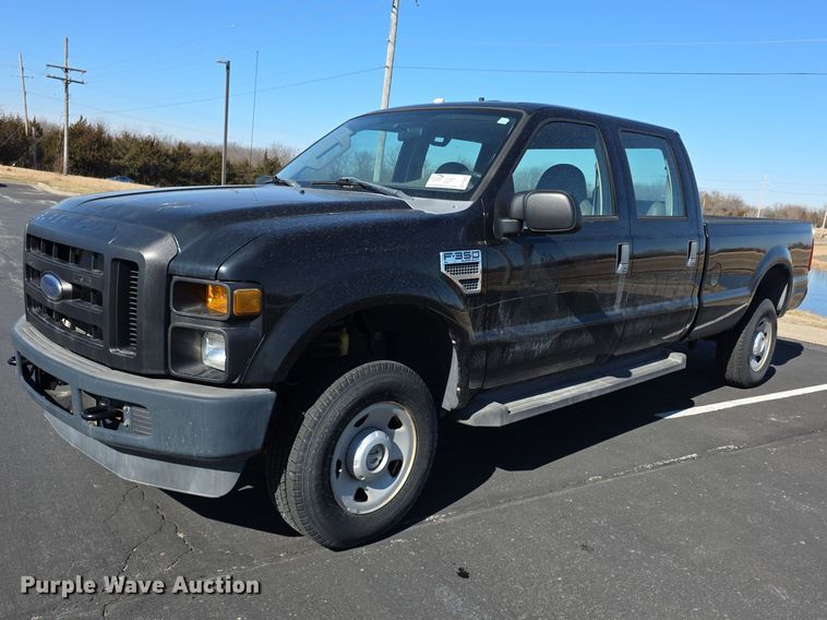 2008 Ford F350 XL Super Duty Crew Cab pickup truck - FI0886