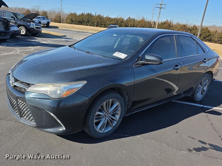 2017 Toyota Camry SE  - FI0888