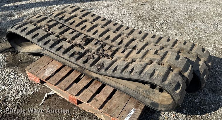 Bobcat skid steer tracks - OE9546