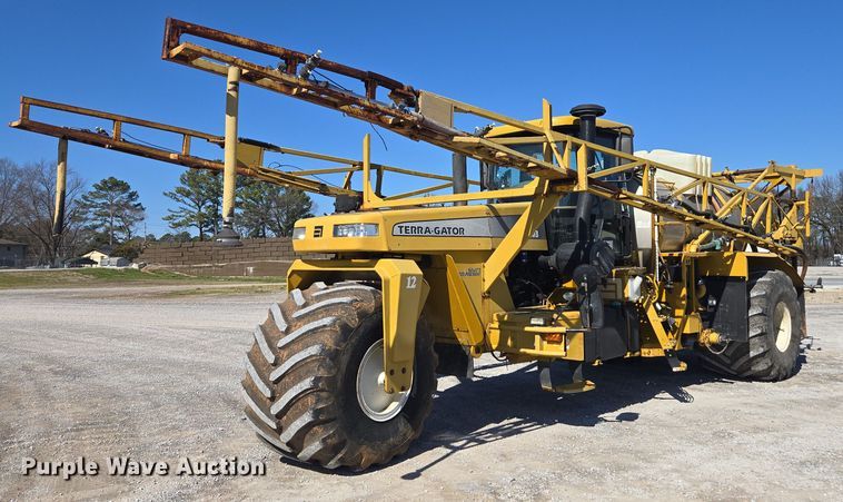 2010 Terragator 6203 sprayer - DU2724