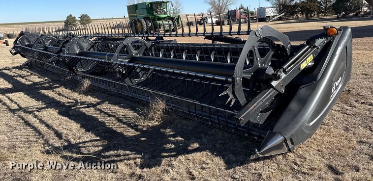 2015 Macdon FD75 flex draper head - DZ4984