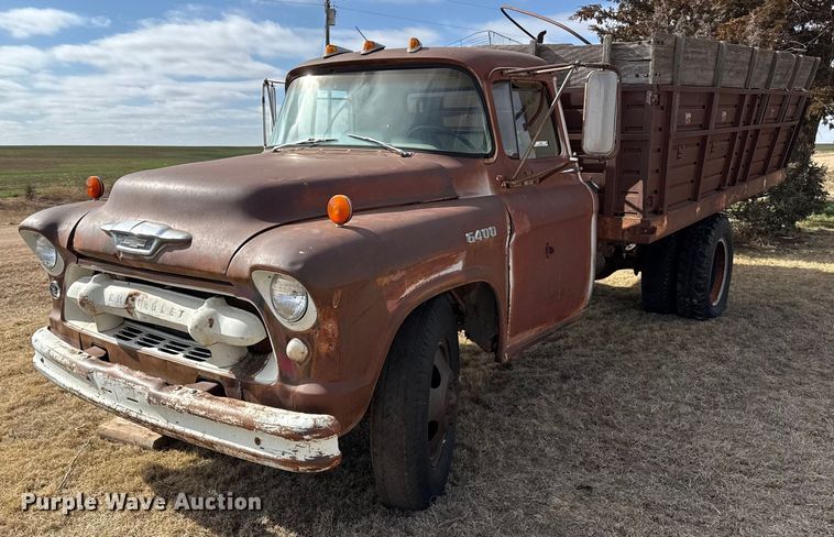 Chevrolet 6400 grain truck - DZ4996