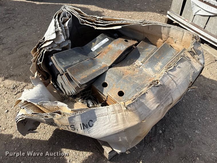 (64) mower blades - DZ5091