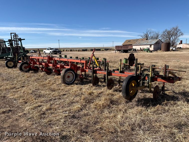 Row crop cultivator - DZ5103