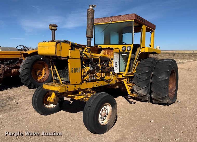 Minneapolis Moline G1050 tractor - DZ5121