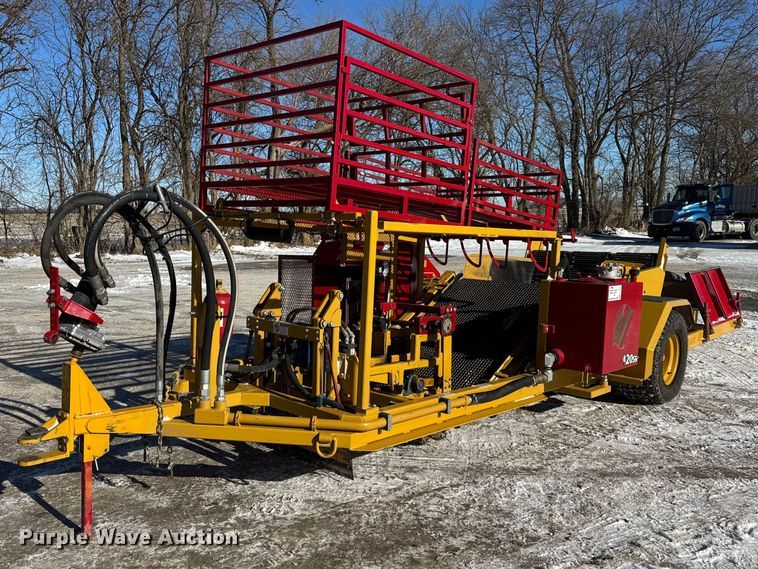 Bucyrus Magnum 420SR sod roll harvester  - EF2325