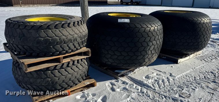 Firestone flotation tires and wheels - EF2337