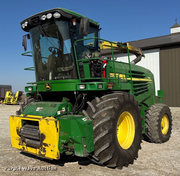 2012 John Deere 7550 forage harvester - EF2418