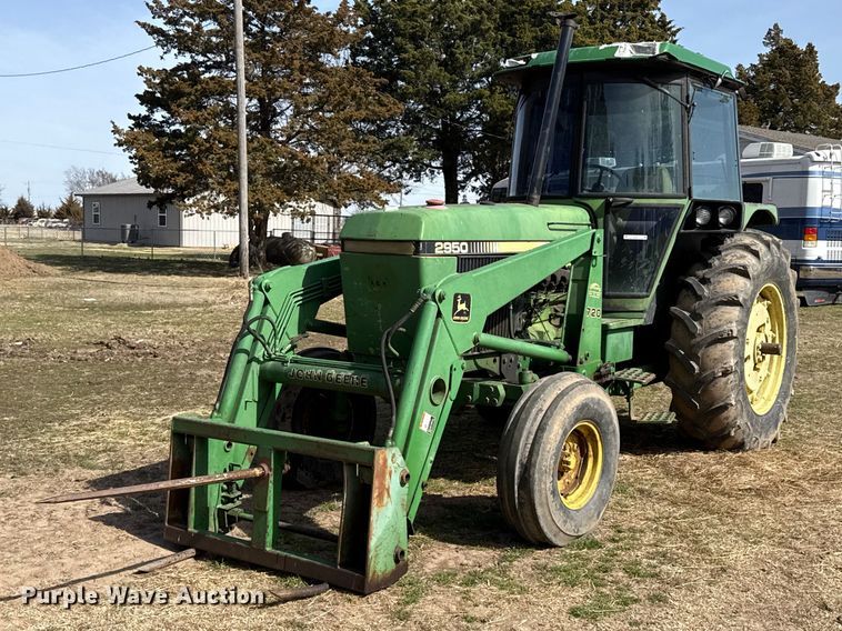 1983 John Deere 2950 tractor - ES5877