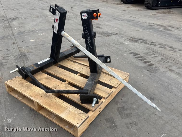 (2) Tri-L 3PTW-2200 bale spears - ET1628