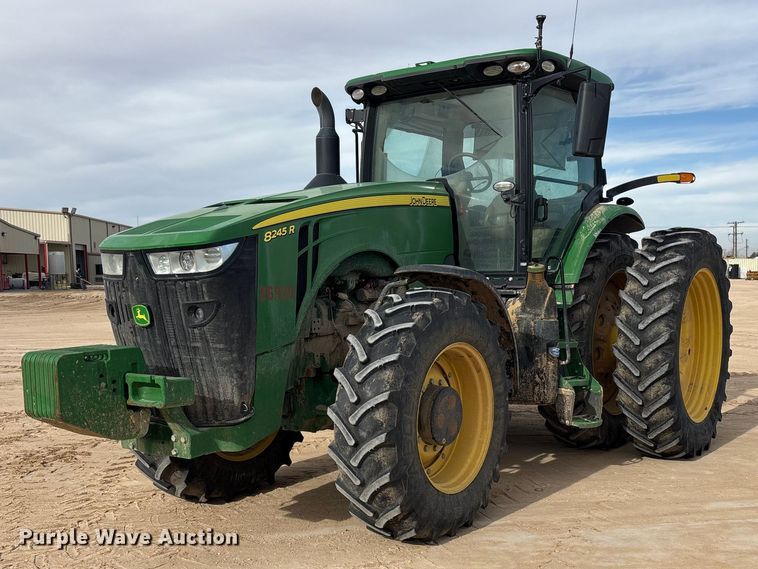 2019 John Deere 8245R MFWD tractor - EU4835
