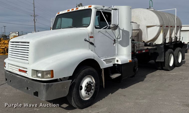 1998 International assembled liquid fertilizer truck - FB0764
