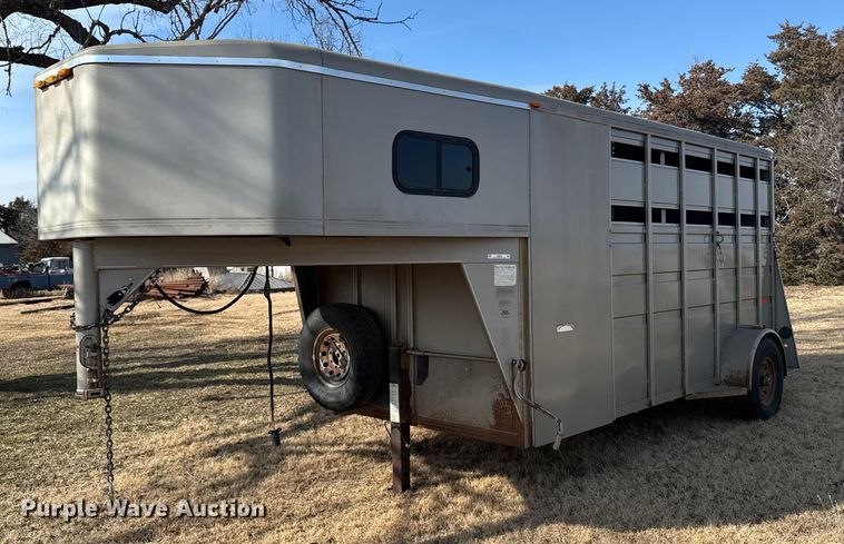 1999 Titan  livestock trailer - FB0804