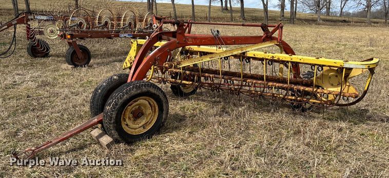 New Holland 256 hay rake - FB3031