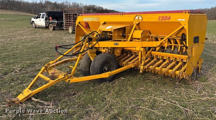 Haybuster 1206-3 no-till grain drill - FB3035