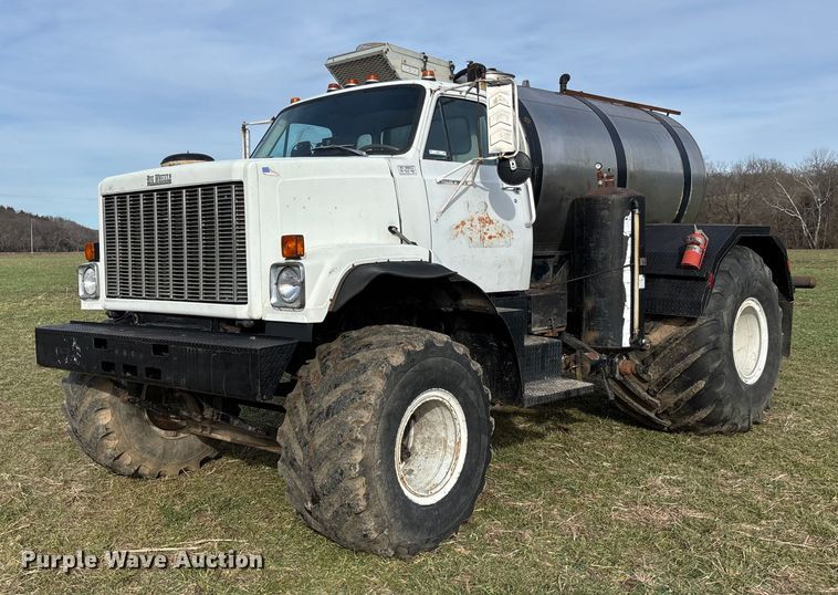 1982 GMC Big Wheels liquid manure spreader - FB3037