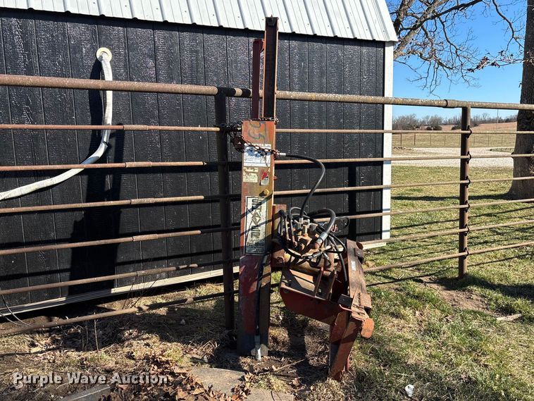 Shaver HD8 skid steer post driver - FB3103