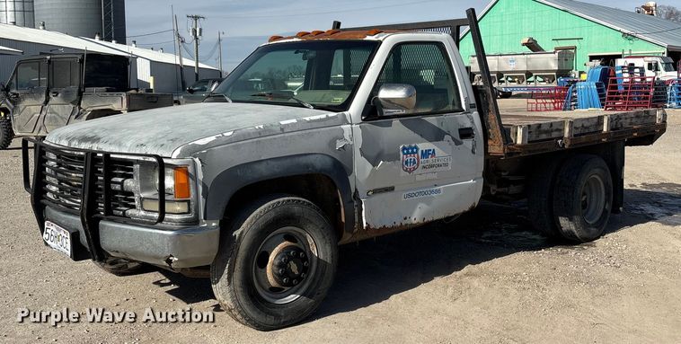 1994 Chevrolet K3500 flatbed pickup truck - FG2581