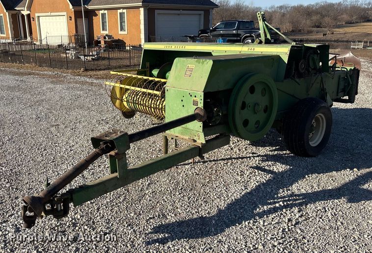 John Deere 346 small square baler - FO3580