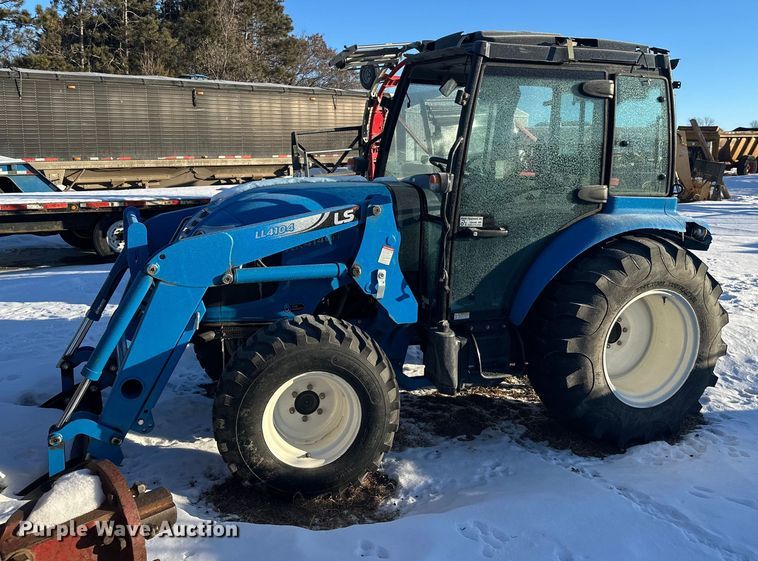 LS Mtron XR4140H MFWD tractor - YA2024