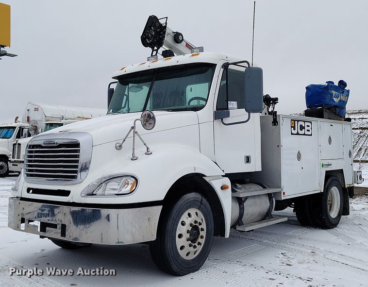 2005 Freightliner Columbia 120 utility / service truck - DT0886