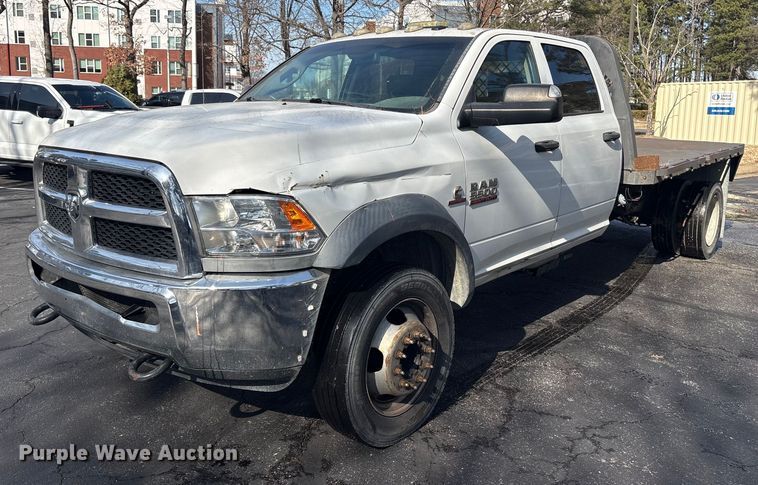 2015 RAM 5500 Crew Cab flatbed truck - DT2841