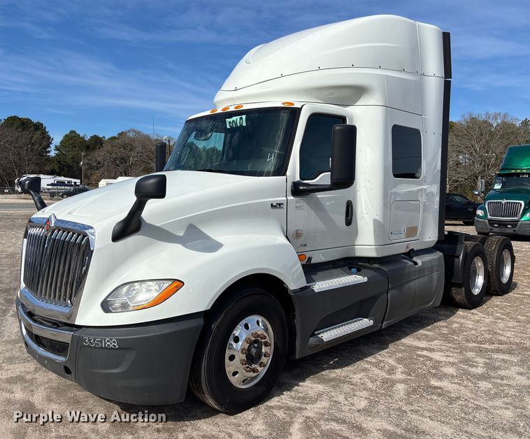 2019 International LT625 semi truck - DU0405