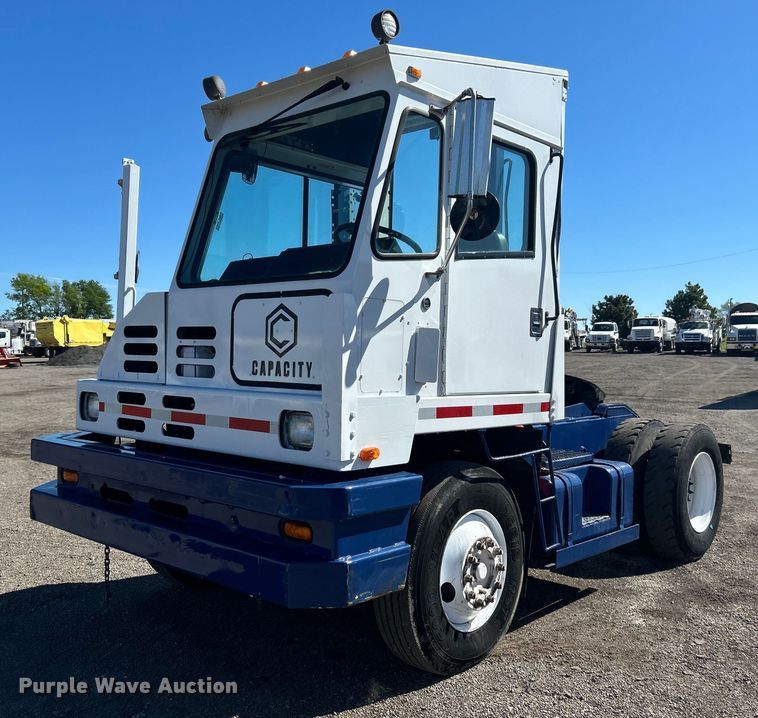 2004 Capacity TJ7000 yard truck - EG1424