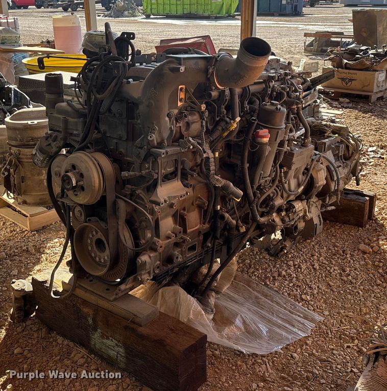 Paccar PX-13 engine and transmission - EN5965