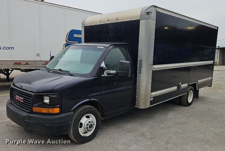 2014 GMC Savana 3500 box truck - EO7007