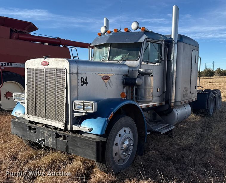 1986 Peterbilt 359 semi truck - EP2710
