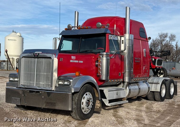 2005 Western Star 4900 semi truck - EP2995