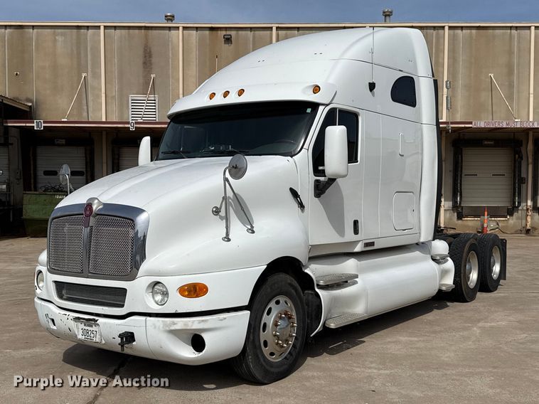 2006 Kenworth T2000 semi truck - ES5883