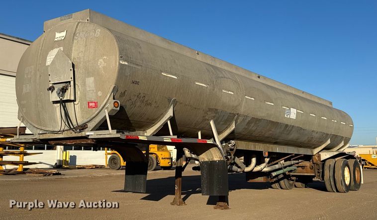 1976 Fruehauf tank trailer - ET1515
