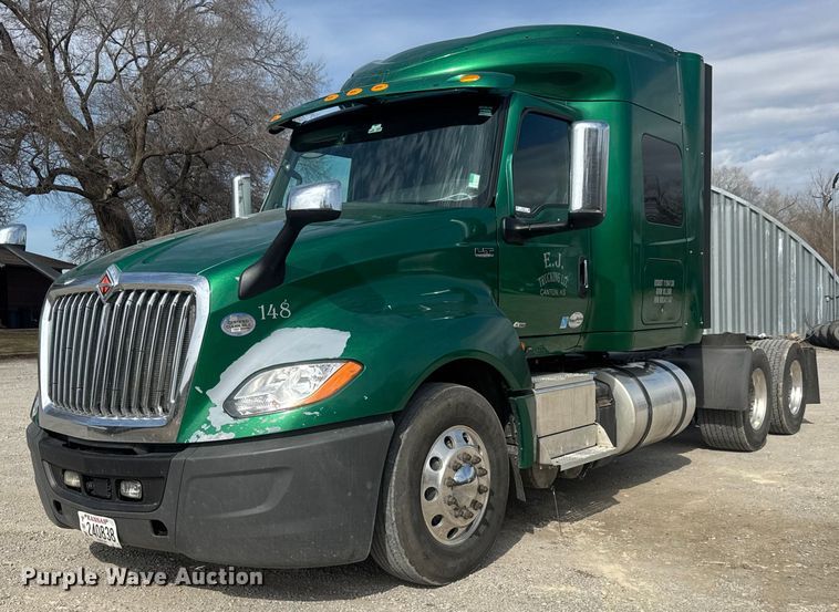2019 International LT625 semi truck - ET1547