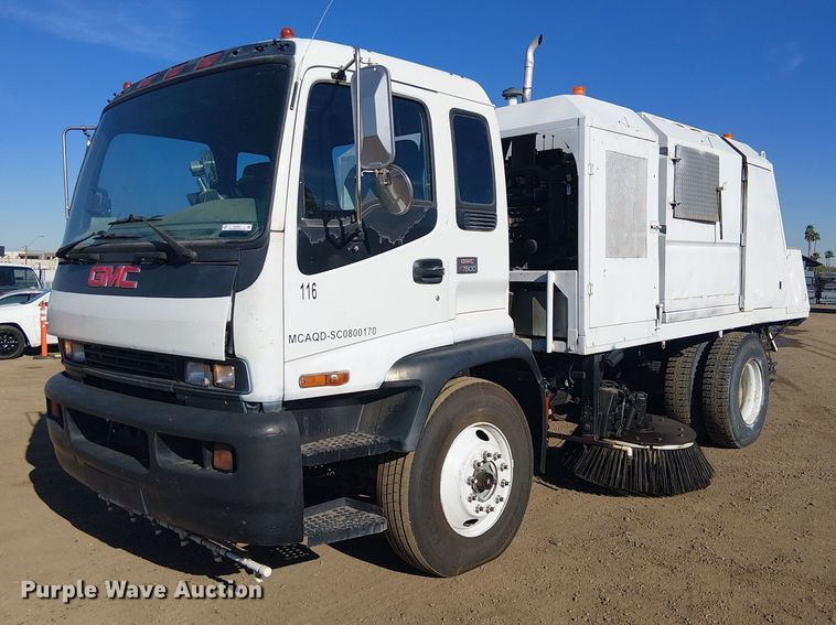 2004 GMC T-series street sweeper truck - EU2631