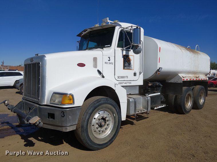 1996 Peterbilt 385 water truck - EU2635