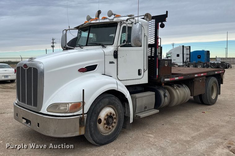 2013 Peterbilt 384 flatbed truck - FB0808