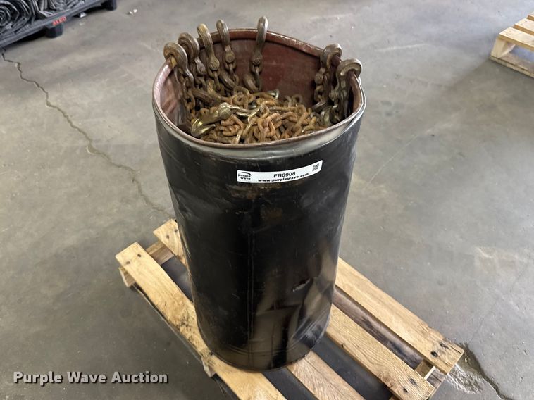 Approximately (20) 5/16" chains - FB0908