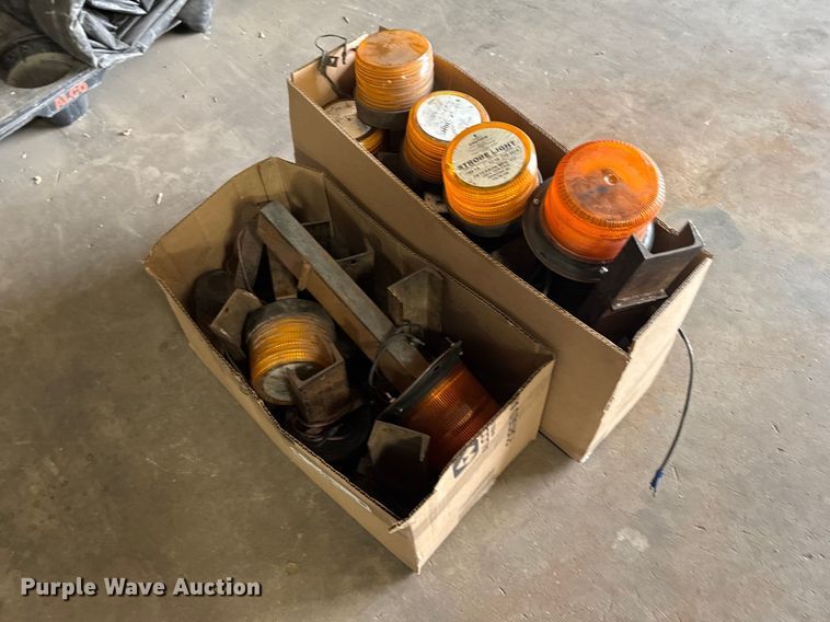 Approximately 17 strobe lights - FB0911