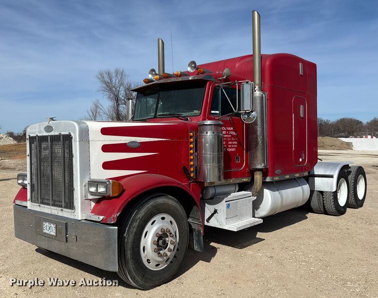 1995 Peterbilt 379 semi truck - FB3010