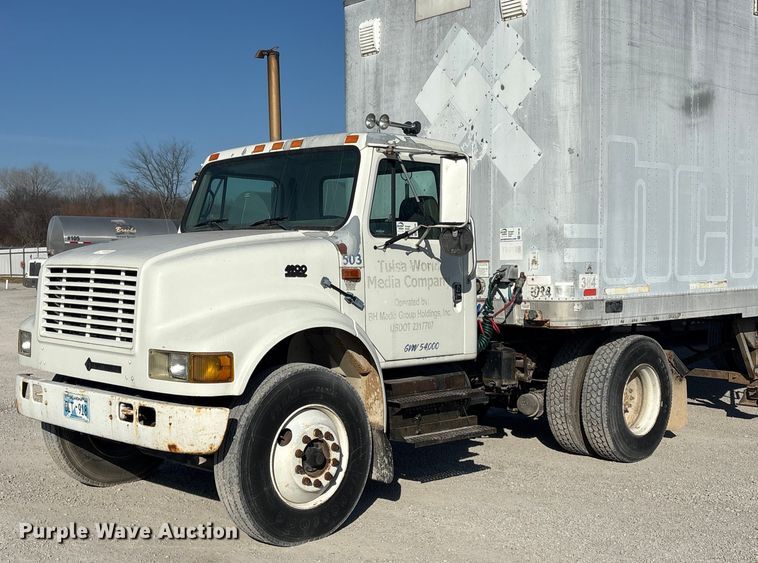 1999 International 4900 semi truck - FI0139